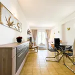 Charmoso Em Zona Calma Com Piscina #1879 Apartment