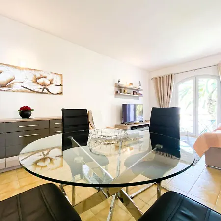 Charmoso Em Zona Calma Com Piscina #1879 لاغوس