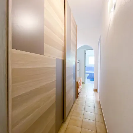 Charmoso Em Zona Calma Com Piscina #1879 * لاغوس