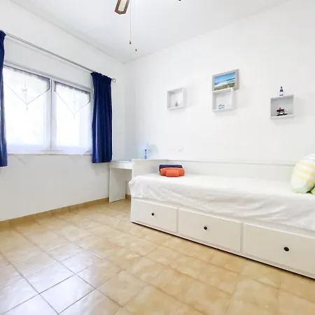 Charmoso Em Zona Calma Com Piscina #1879 شقة