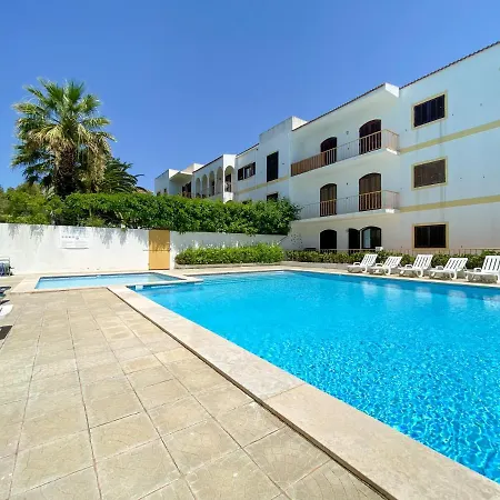 Charmoso Em Zona Calma Com Piscina #1879